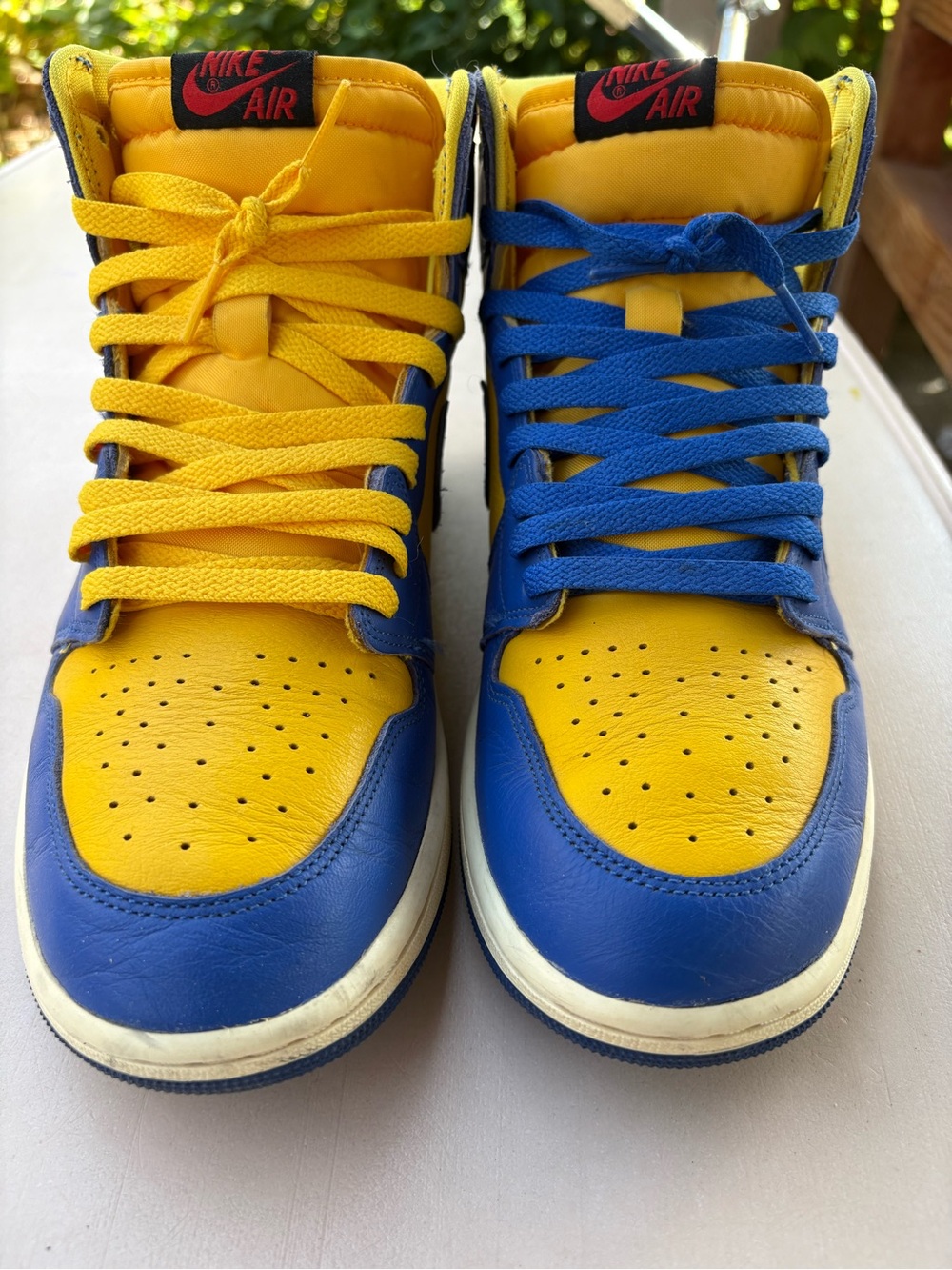 Jordan 1 High OG Reverse Laney - Picture 4 of 8